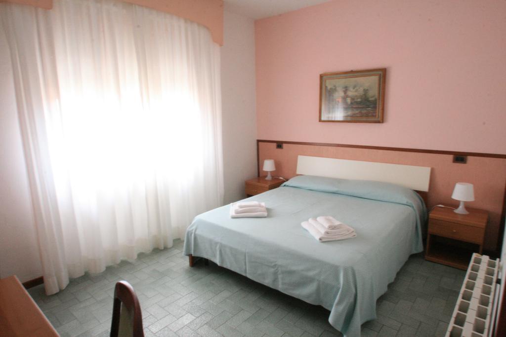 Hotel Redi Montecatini Terme Kamer foto
